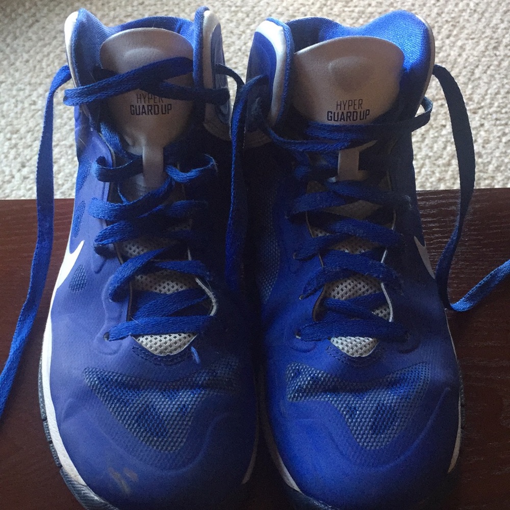 Girls basketball sneakers